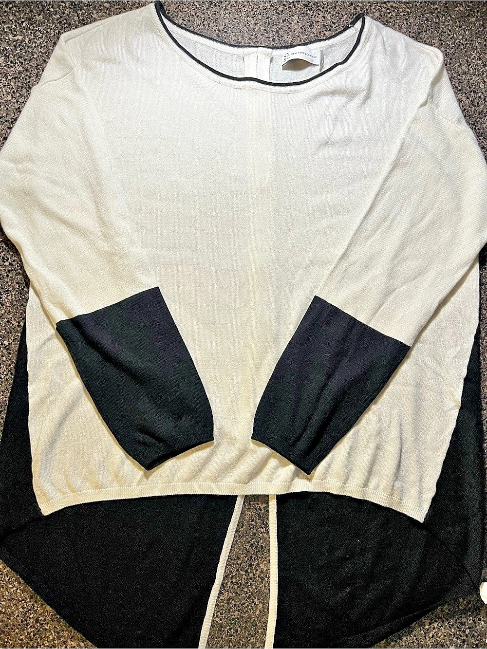 NY&C Color Block Long Sleeve Top in White & Black Size Large NWT